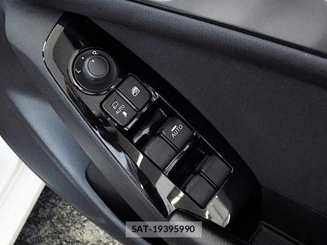 Mazda AXELA SPORT 2018-05 8371827-24