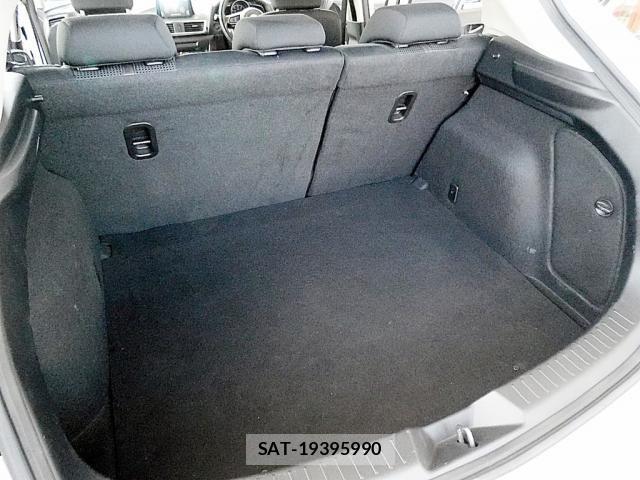 Mazda AXELA SPORT 2018-05 8371827-29