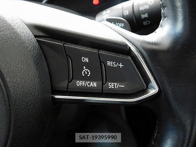 Mazda AXELA SPORT 2018-05 8371827-7