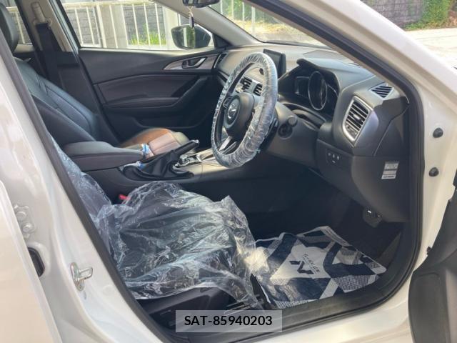 Mazda AXELA SPORT 2017-06 8413432-10