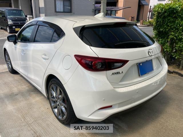 Mazda AXELA SPORT 2017-06 8413432-3