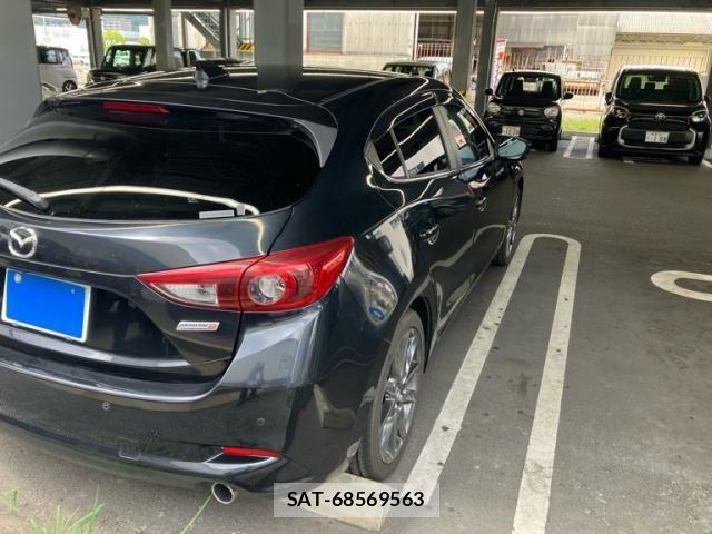 Mazda AXELA SPORT 2017-10 8413431-8