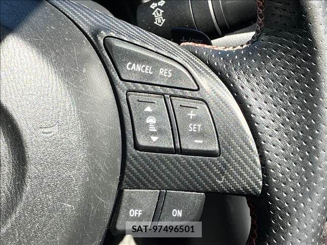 Mazda AXELA SPORT 2016-04 8485688-9