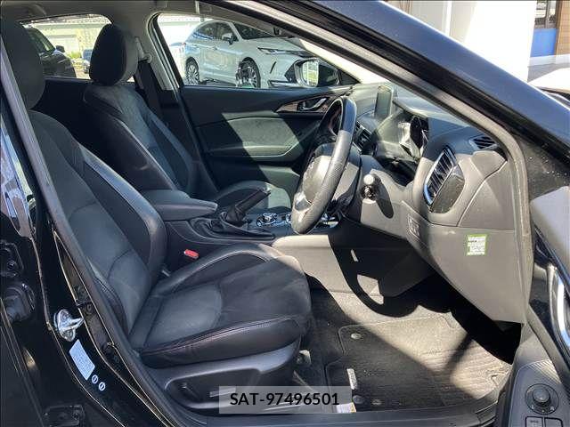 Mazda AXELA SPORT 2016-04 8485688-10