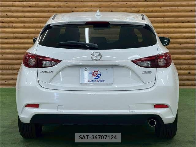 Mazda AXELA SPORT 2017-03 8485679-13