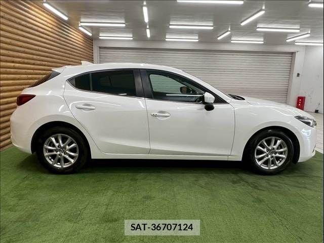 Mazda AXELA SPORT 2017-03 8485679-14