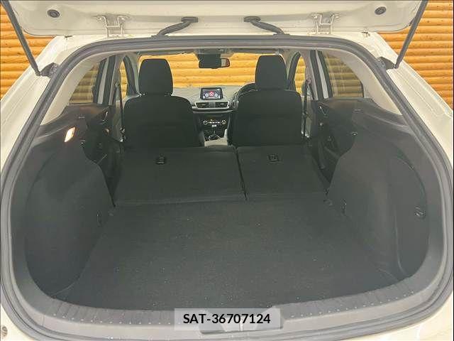 Mazda AXELA SPORT 2017-03 8485679-17