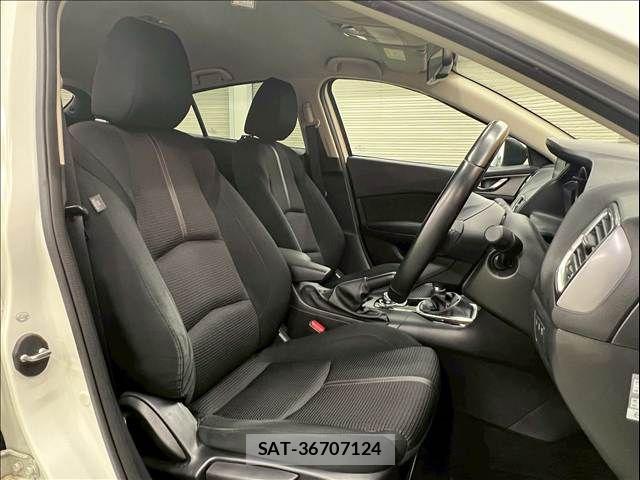 Mazda AXELA SPORT 2017-03 8485679-4