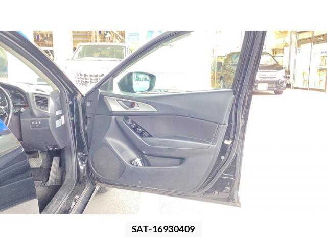 Mazda AXELA SPORT 2017-09 8485690-10