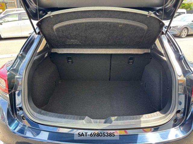 Mazda AXELA SPORT 2018-03 8525642-23