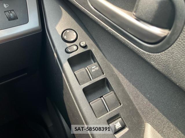 Mazda AXELA SPORT 2011-08 8525646-13