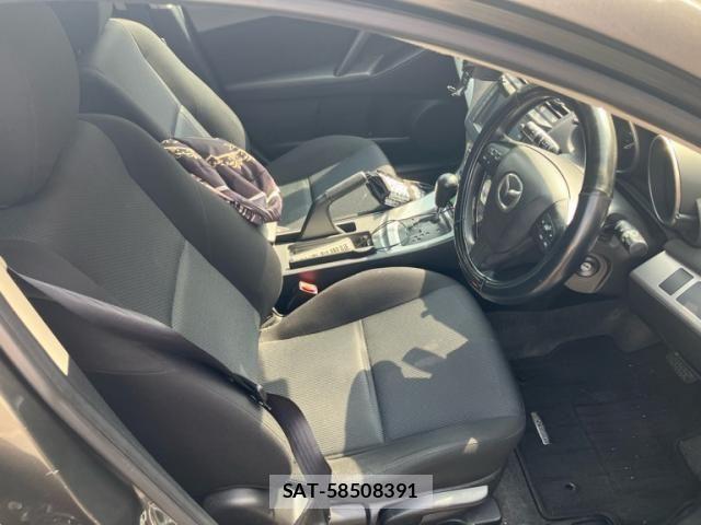 Mazda AXELA SPORT 2011-08 8525646-20
