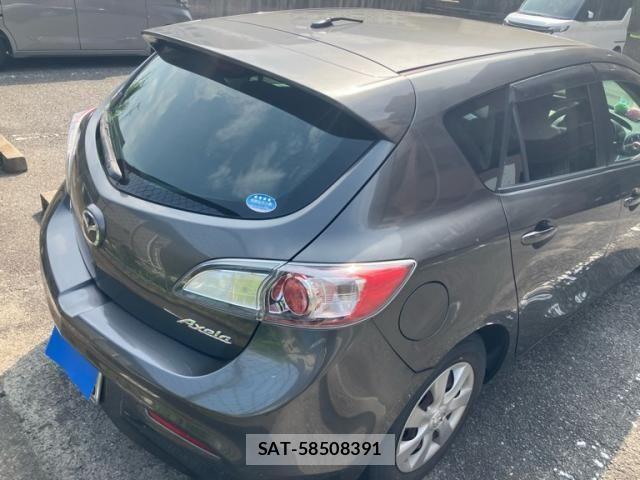 Mazda AXELA SPORT 2011-08 8525646-3