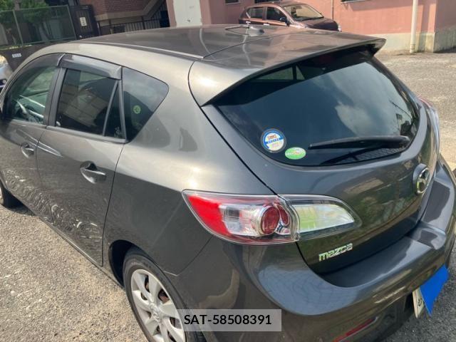 Mazda AXELA SPORT 2011-08 8525646-4