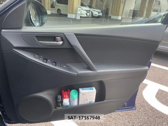 Mazda AXELA SPORT 2011-12 8627576-12