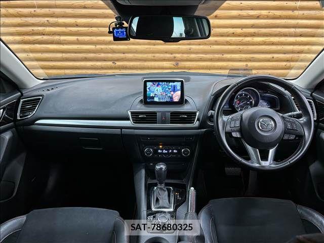 Mazda AXELA SPORT 2014-02 8627572-1