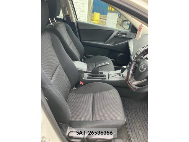 Mazda AXELA SPORT 2012-03 8627575-10