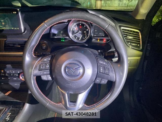 Mazda AXELA SPORT 2015-08 8666451-16