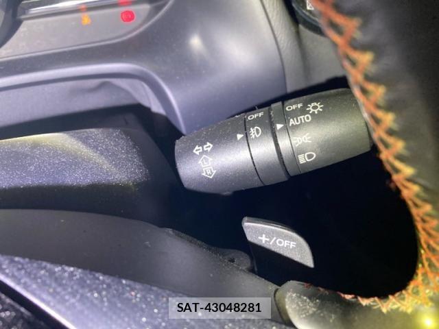 Mazda AXELA SPORT 2015-08 8666451-19