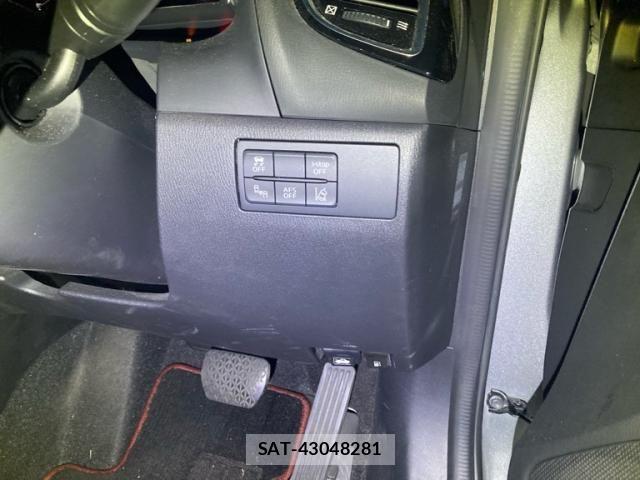 Mazda AXELA SPORT 2015-08 8666451-21