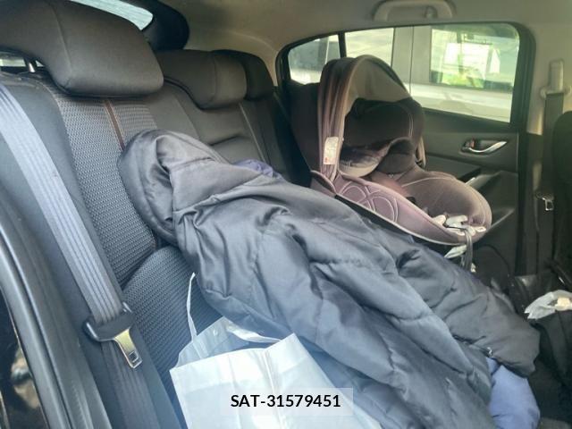 Mazda AXELA SPORT 2017-04 8666448-8