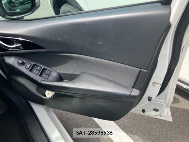 Mazda AXELA SPORT 2014-08 8666453-12