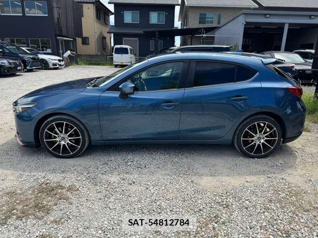 Mazda AXELA SPORT 2017-09 8743632-17