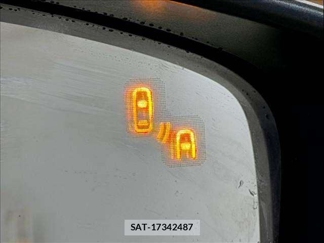 Mazda AXELA SPORT 2014-09 8796562-9
