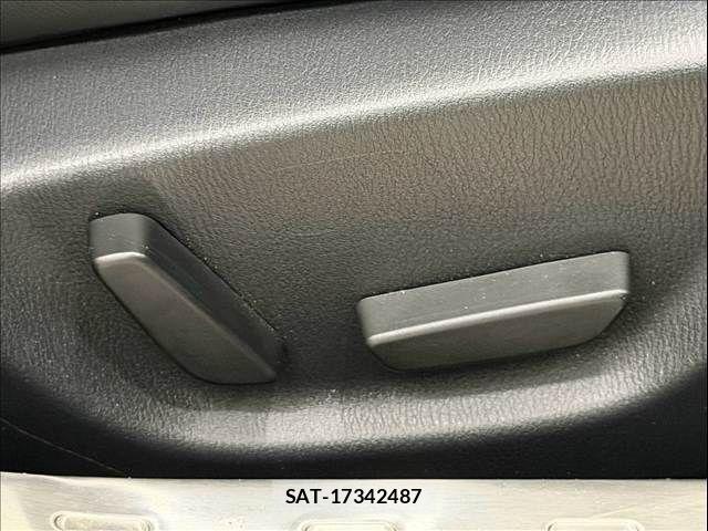 Mazda AXELA SPORT 2014-09 8796562-6