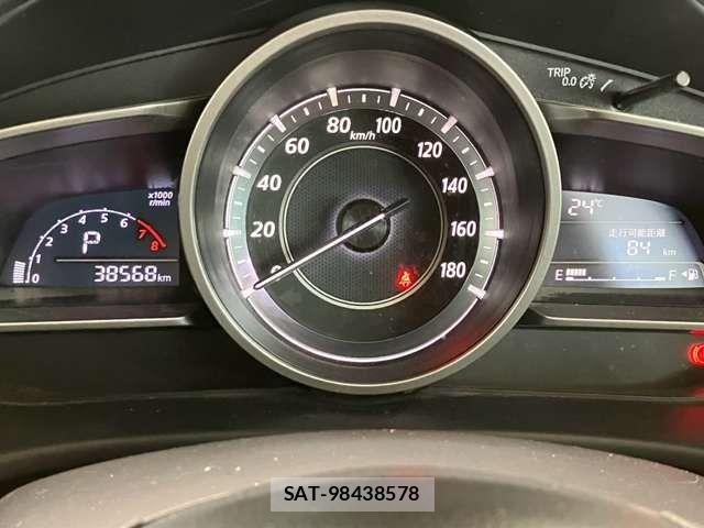 Mazda AXELA SPORT 2015-11 8796559-12