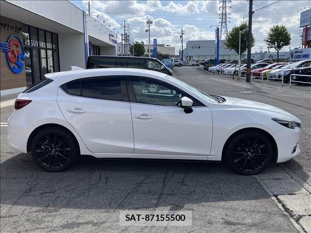 Mazda AXELA SPORT 2016-07 8796561-17