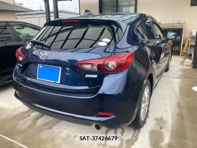 Mazda AXELA SPORT 2017-06 8830115-3