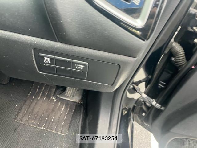 Mazda AXELA SPORT 2014-03 8830124-11
