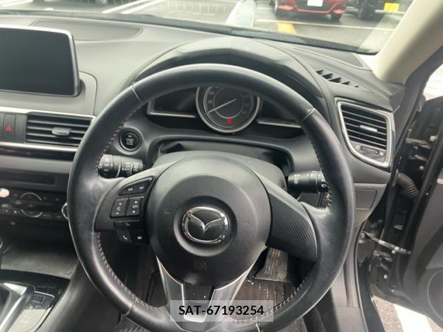 Mazda AXELA SPORT 2014-03 8830124-12
