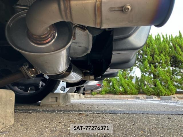 Mazda AXELA SPORT 2013-11 8830123-9