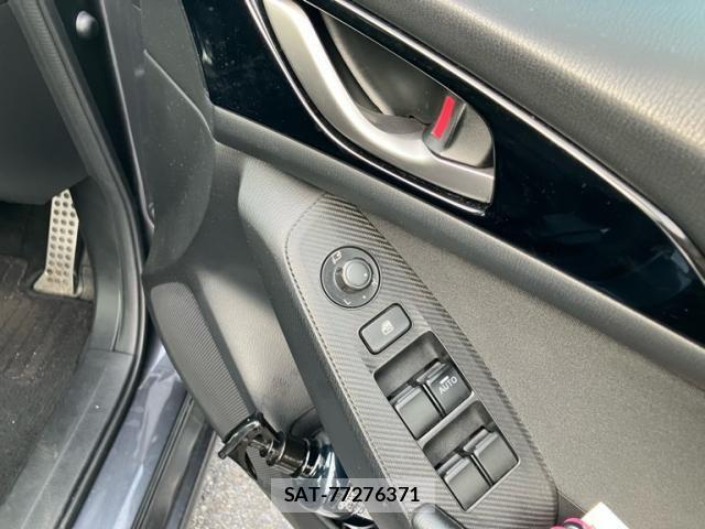 Mazda AXELA SPORT 2013-11 8830123-16