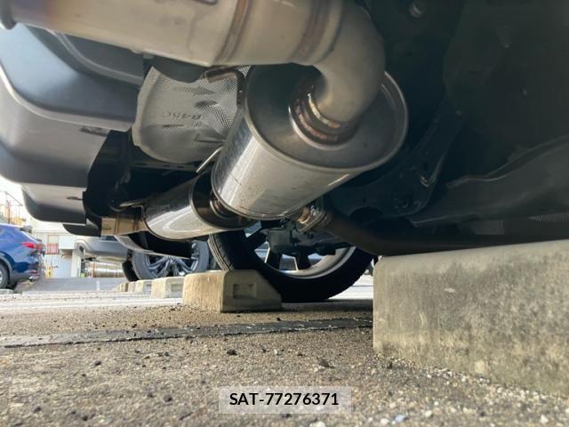Mazda AXELA SPORT 2013-11 8830123-8