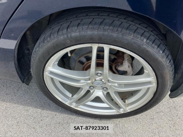 Mazda AXELA SPORT 2014-02 8830126-12