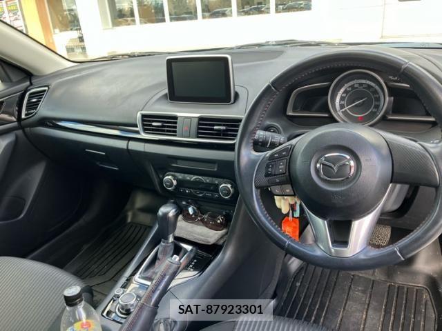 Mazda AXELA SPORT 2014-02 8830126-15