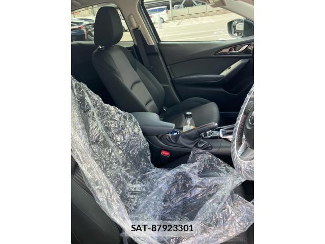 Mazda AXELA SPORT 2014-02 8830126-20