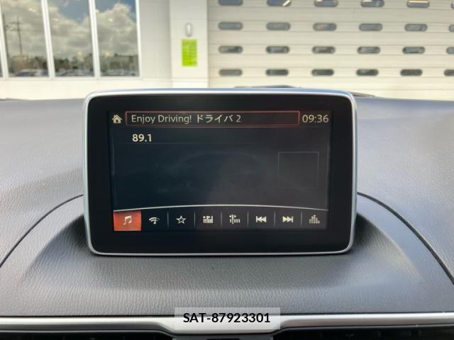Mazda AXELA SPORT 2014-02 8830126-22