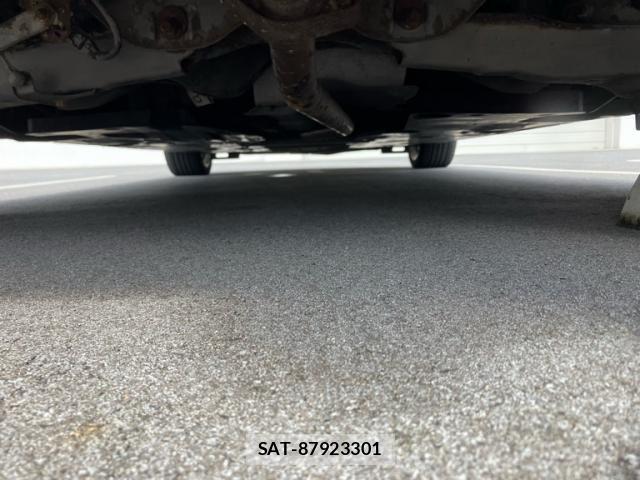 Mazda AXELA SPORT 2014-02 8830126-7