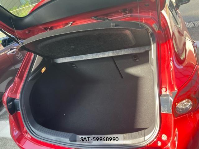 Mazda AXELA SPORT 2016-03 8830118-12