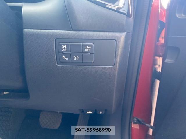 Mazda AXELA SPORT 2016-03 8830118-17
