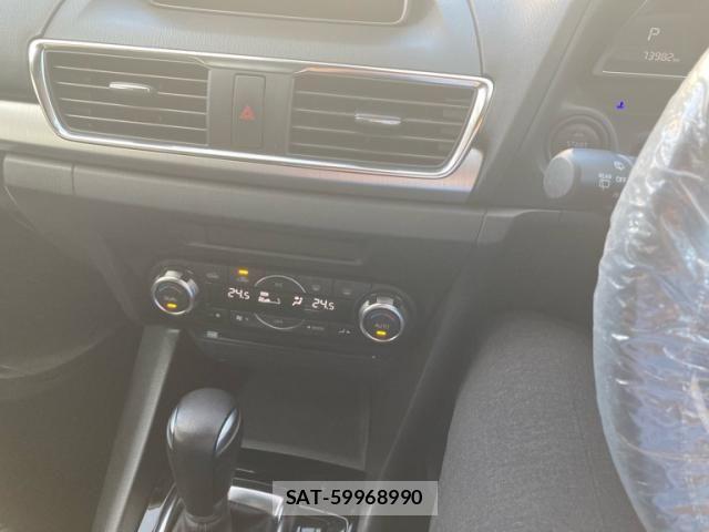 Mazda AXELA SPORT 2016-03 8830118-22