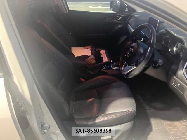 Mazda AXELA SPORT 2014-08 8849696-9