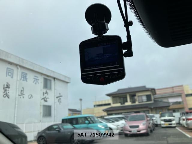 Mazda AXELA SPORT 2016-09 8849285-21