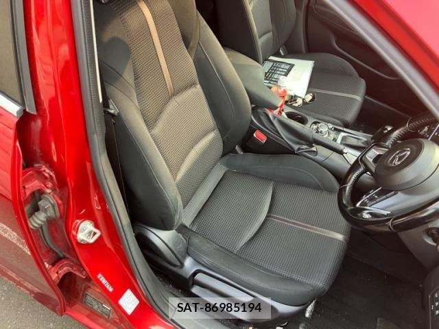 Mazda AXELA SPORT 2017-09 8849695-16