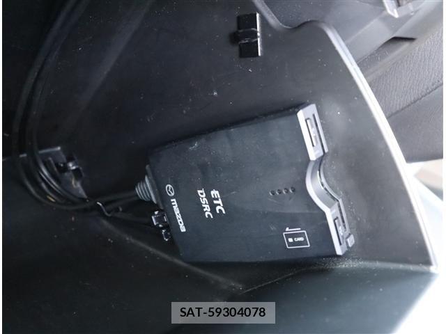 Mazda AXELA SPORT 2014-06 8880633-8