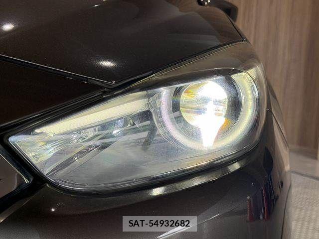 Mazda AXELA SPORT 2017-03 8880632-13